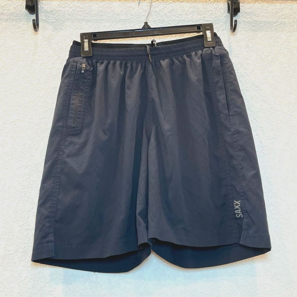 SAXX Kinetic Train 2N1 7.5” Shorts with Ballpark Pouch in Midnight size Medium